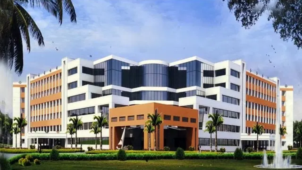 Shri Sathya Sai Medical College and Research Institute.jpg